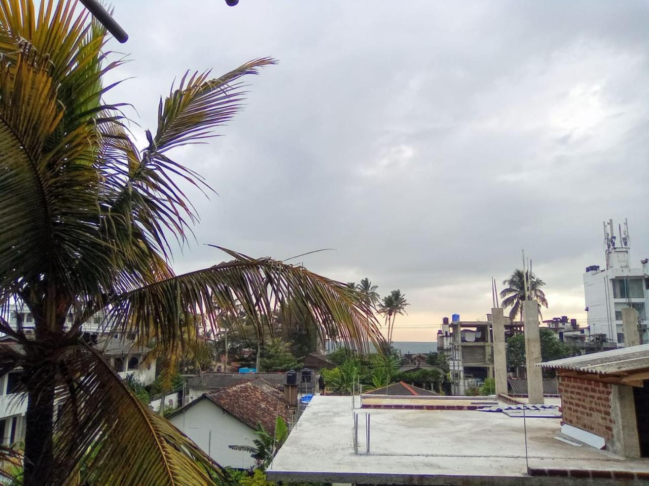 Blue Whales Hotel Hikkaduwa Exterior photo