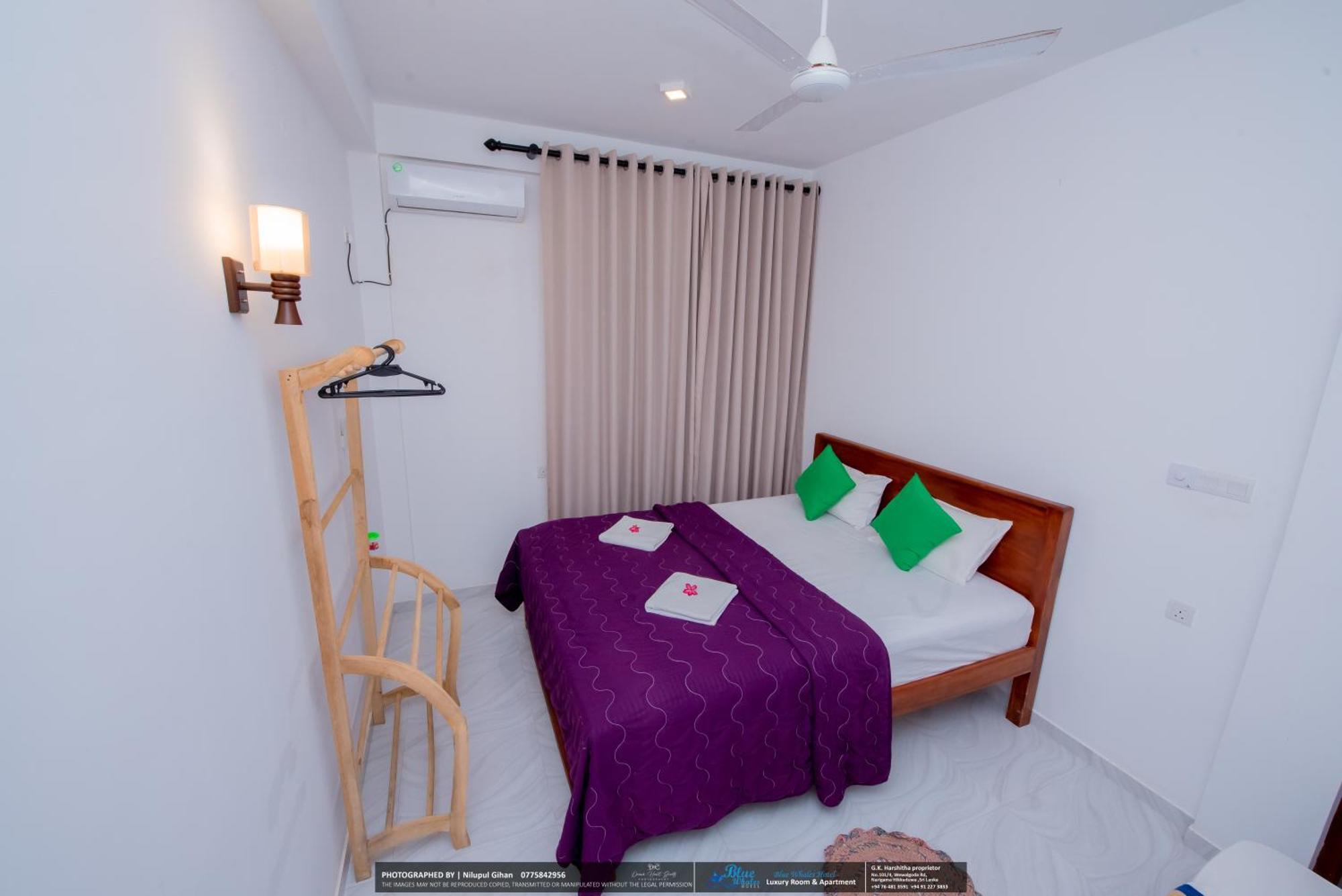 Blue Whales Hotel Hikkaduwa Exterior photo