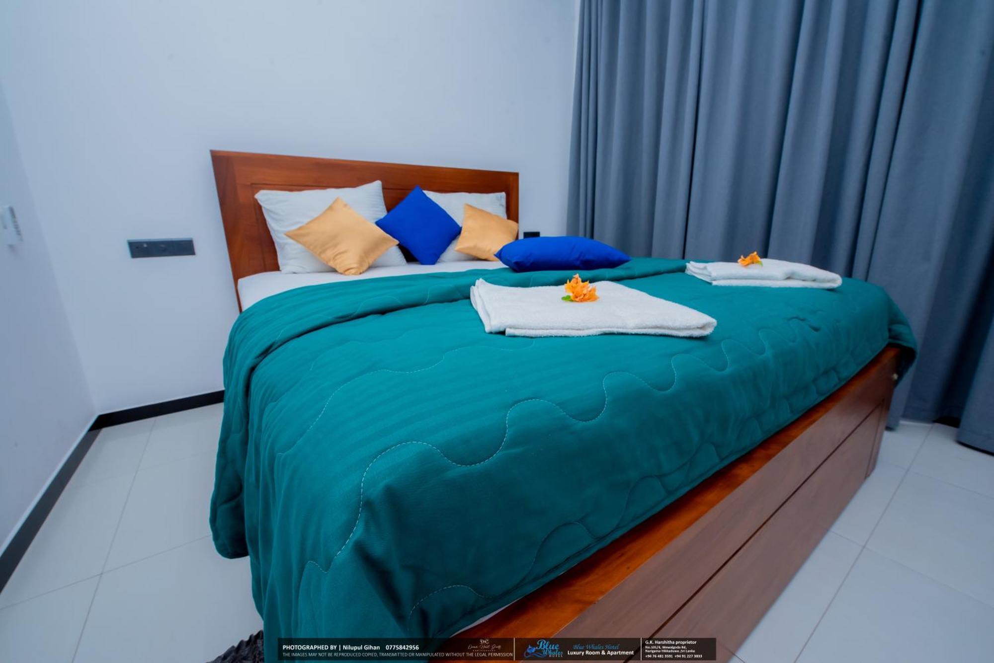 Blue Whales Hotel Hikkaduwa Exterior photo